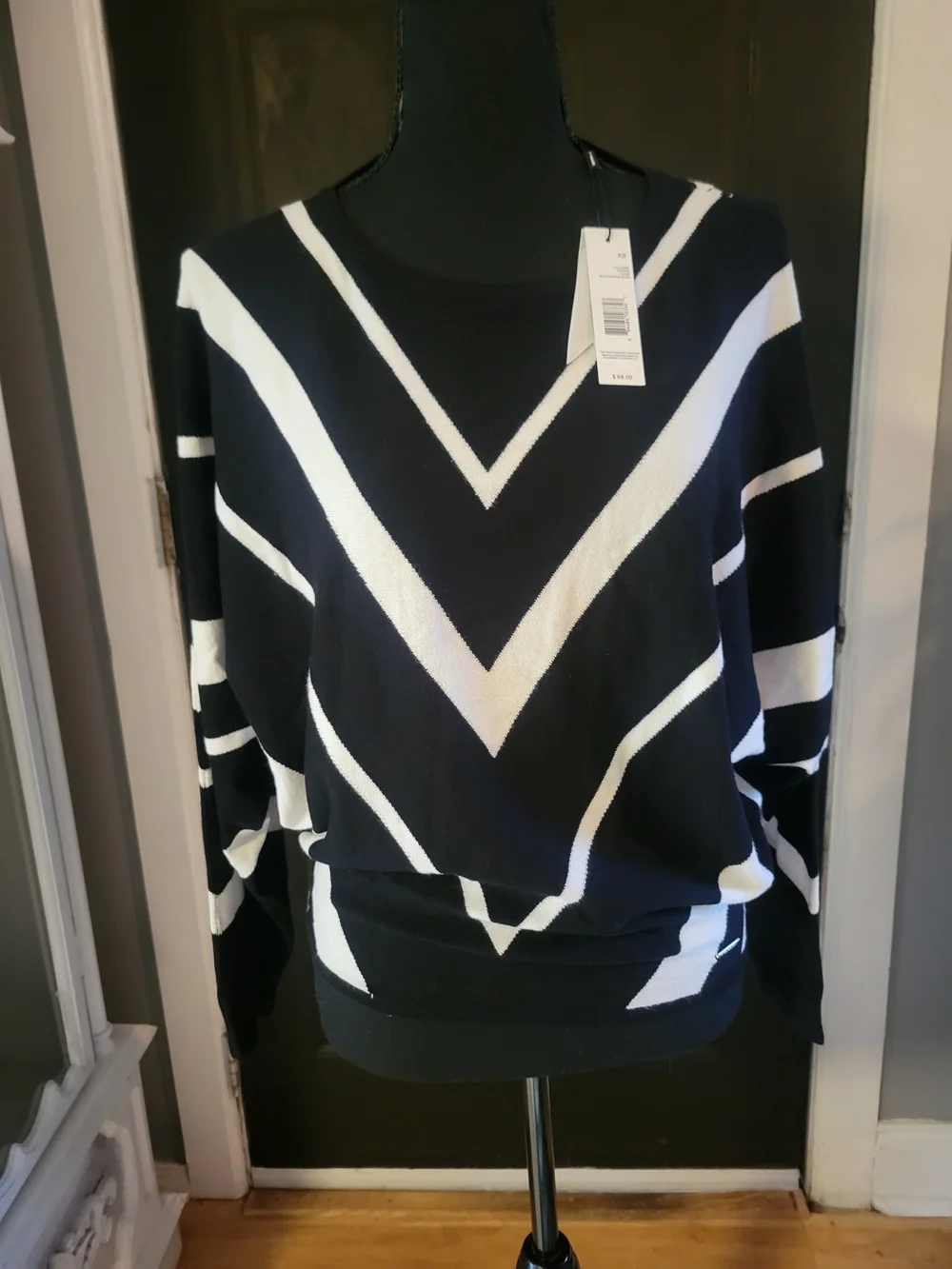 Tahari Black & White Star Knit Pullover